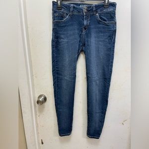 stretchy well fitting pants